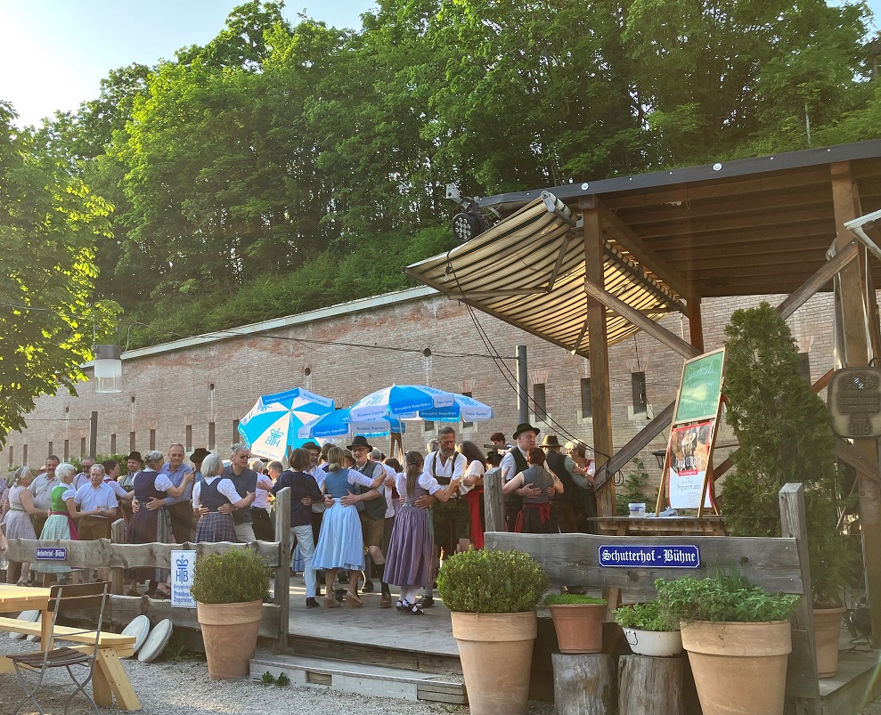 Volkstanz Biergarten Schutterhof © Kulturamt Ingolstadt